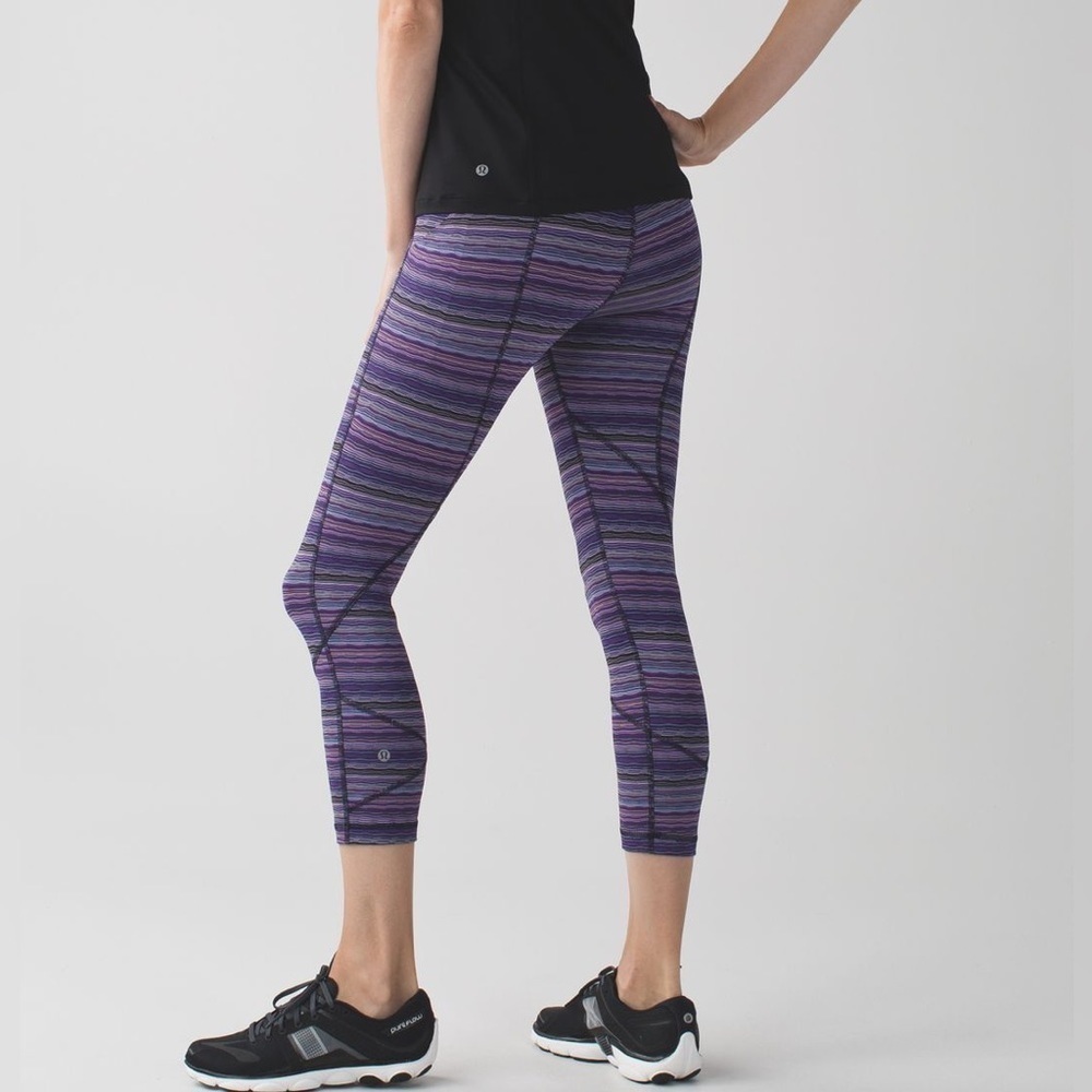 Lululemon Pace Rival Crop Space Dye Twist Leggings 6 Purple Stripe Pockets EUC